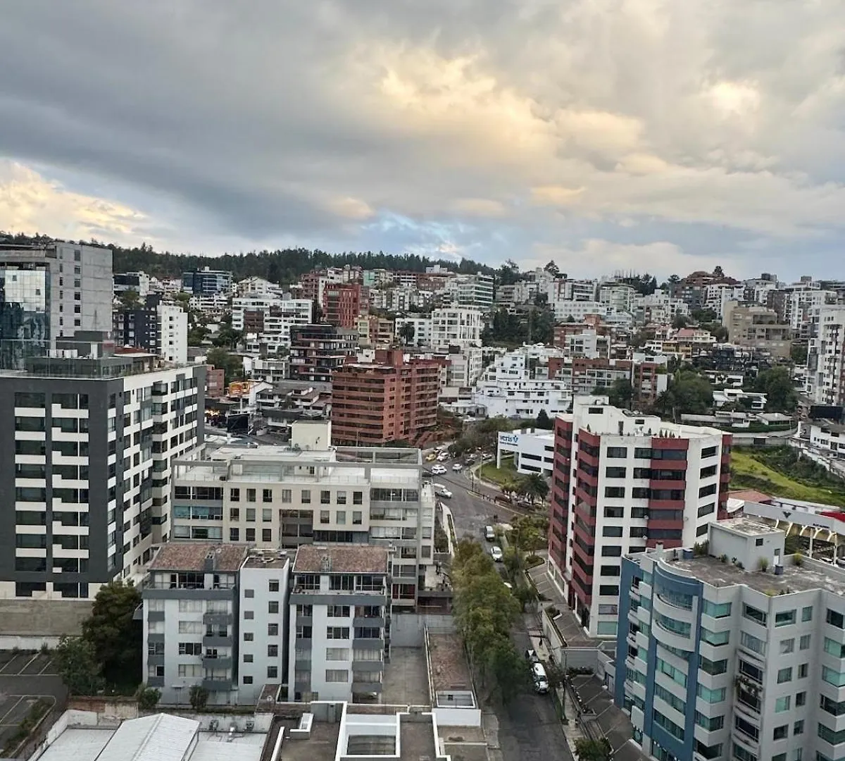 Modern Studio, Beautiful View, Great Location كويتو شقة